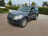 Mitsubishi Pajero 3.2 DI-D Basis EURO 5 - Mitsubishi Pajero mit Diesel-Antrieb: 2.5