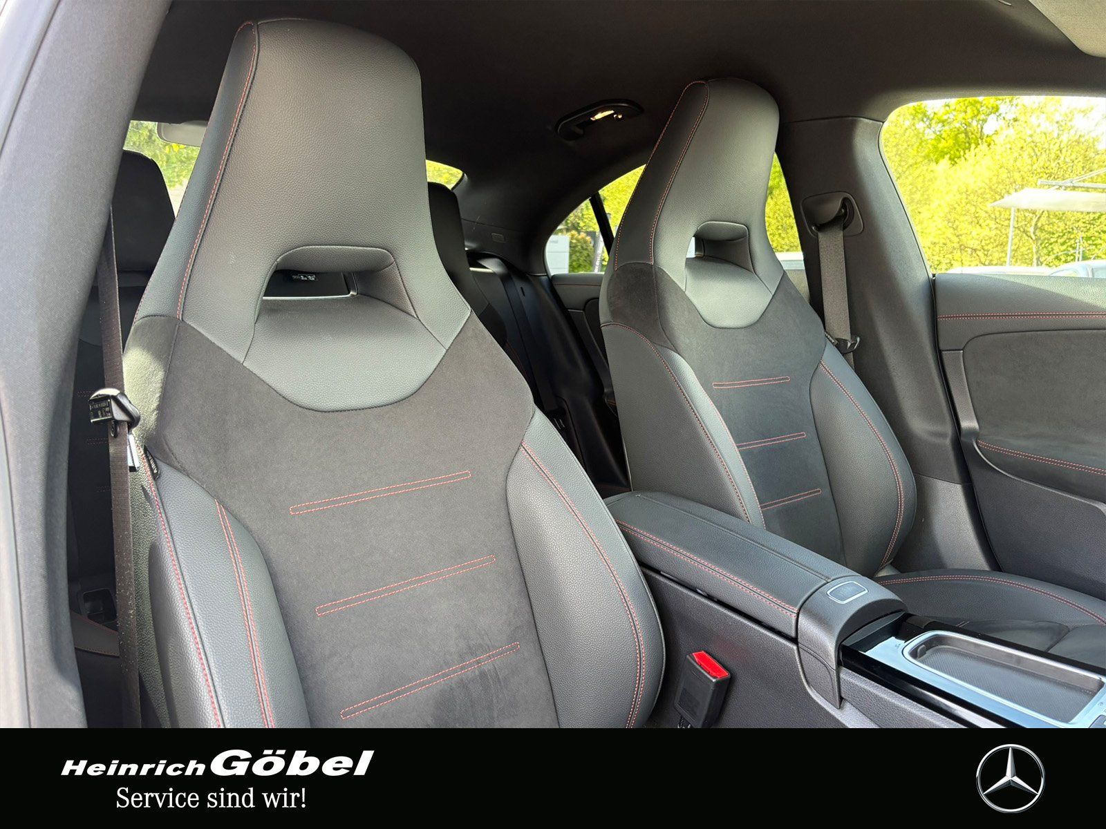 Fahrzeugabbildung Mercedes-Benz CLA 200 AMG*KEYSLESS*APPLE-CARPALY*AMBIENTEBEL