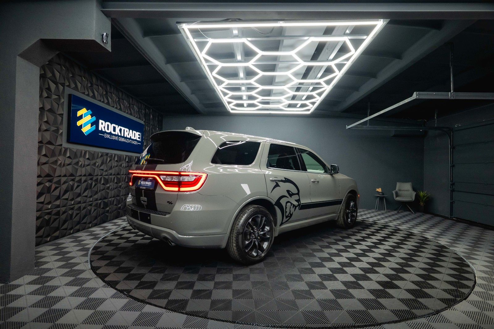 Fahrzeugabbildung Dodge Durango 5.7 V8 R/T 4x4 Night-Paket Modell 22 LED