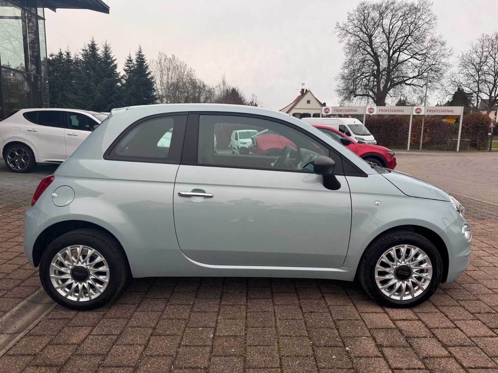 Fahrzeugabbildung Fiat FIAT 500 Hatchback Carplay  Hybrid Tageszulassun