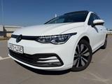 Volkswagen Golf 8 2.0 TDI MOVE*DSG*VIRT*PAN*IQ-LED*HEAD-UP - Volkswagen Golf: V TDI Dsg