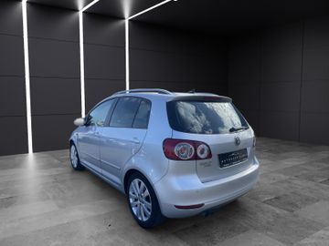 Volkswagen Golf - 6