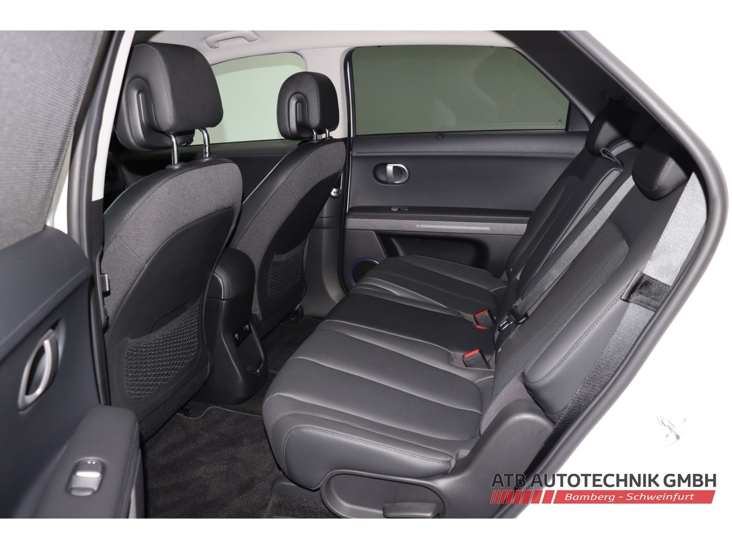 Fahrzeugabbildung Hyundai IONIQ 5 UNIQ 72,6 kWh 4WD 91,9% SOH HUD Navi Sou