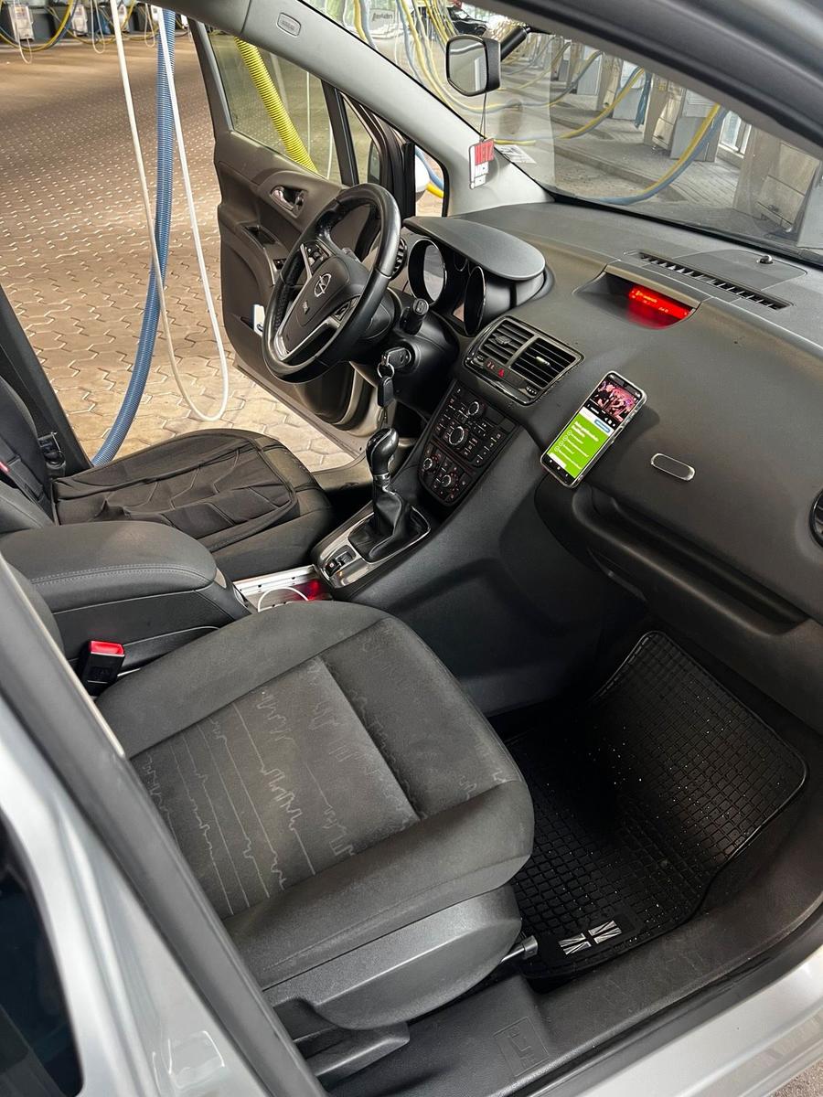 Opel Meriva 2012 — photo 11