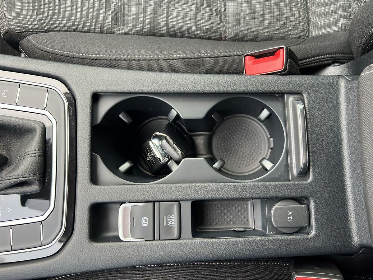 Passat Variant Business 2.0 TDI DSG RFK ACC NAVI