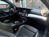 Mercedes-Benz E 300 Autom. - Coupe AMG Line - Mercedes-Benz E 300: AMG