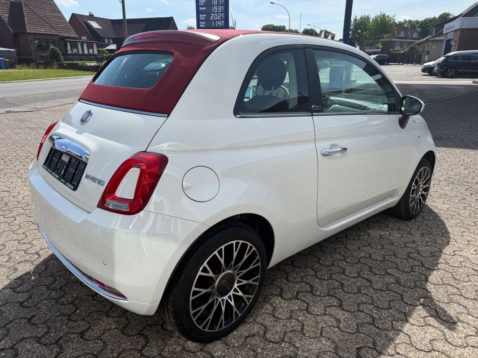 Fahrzeugabbildung Fiat 500 Cabrio Dolcevita Mild-Hybrid Navi/PDC