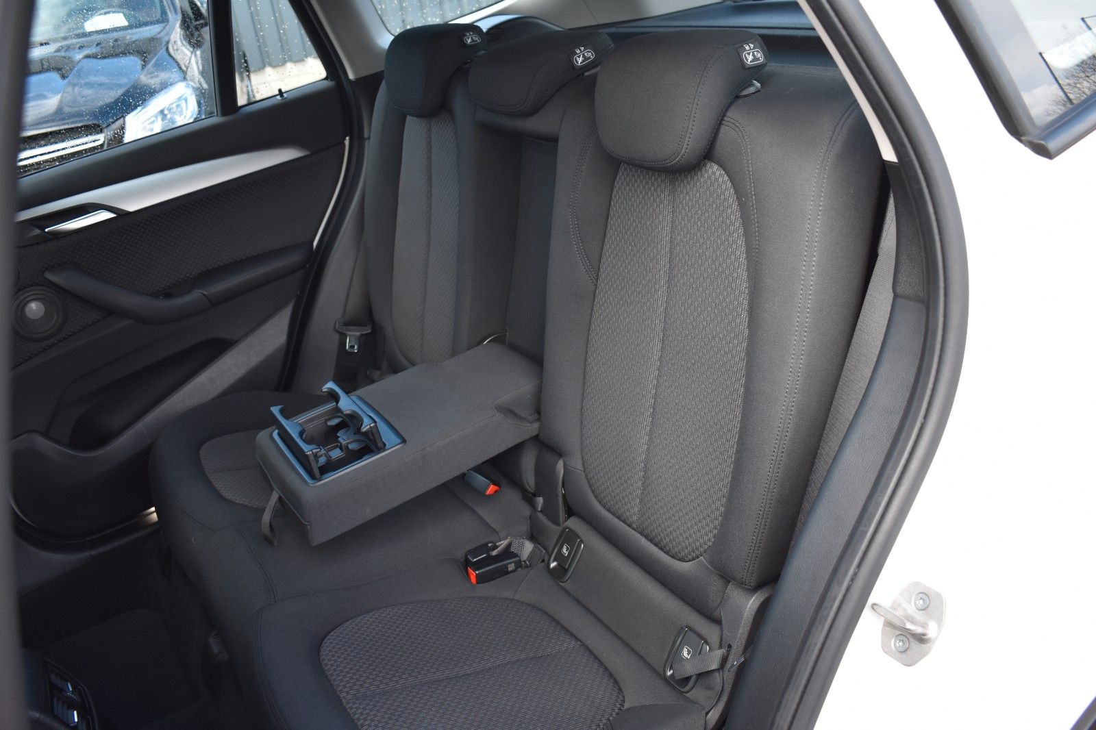 Fahrzeugabbildung BMW X1 xDrive 20 d Advantage AHK H&K