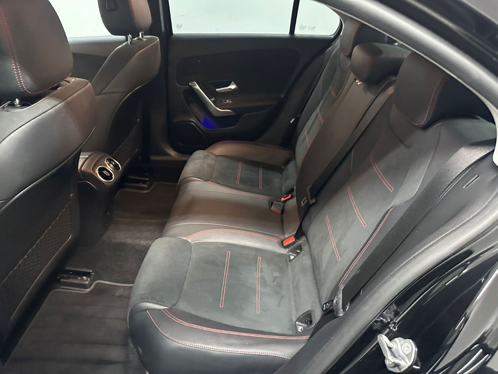 Fahrzeugabbildung Mercedes-Benz A 250 e LIMOUSINE *AMG-LINE* AMBIL*LED*KEYLESS