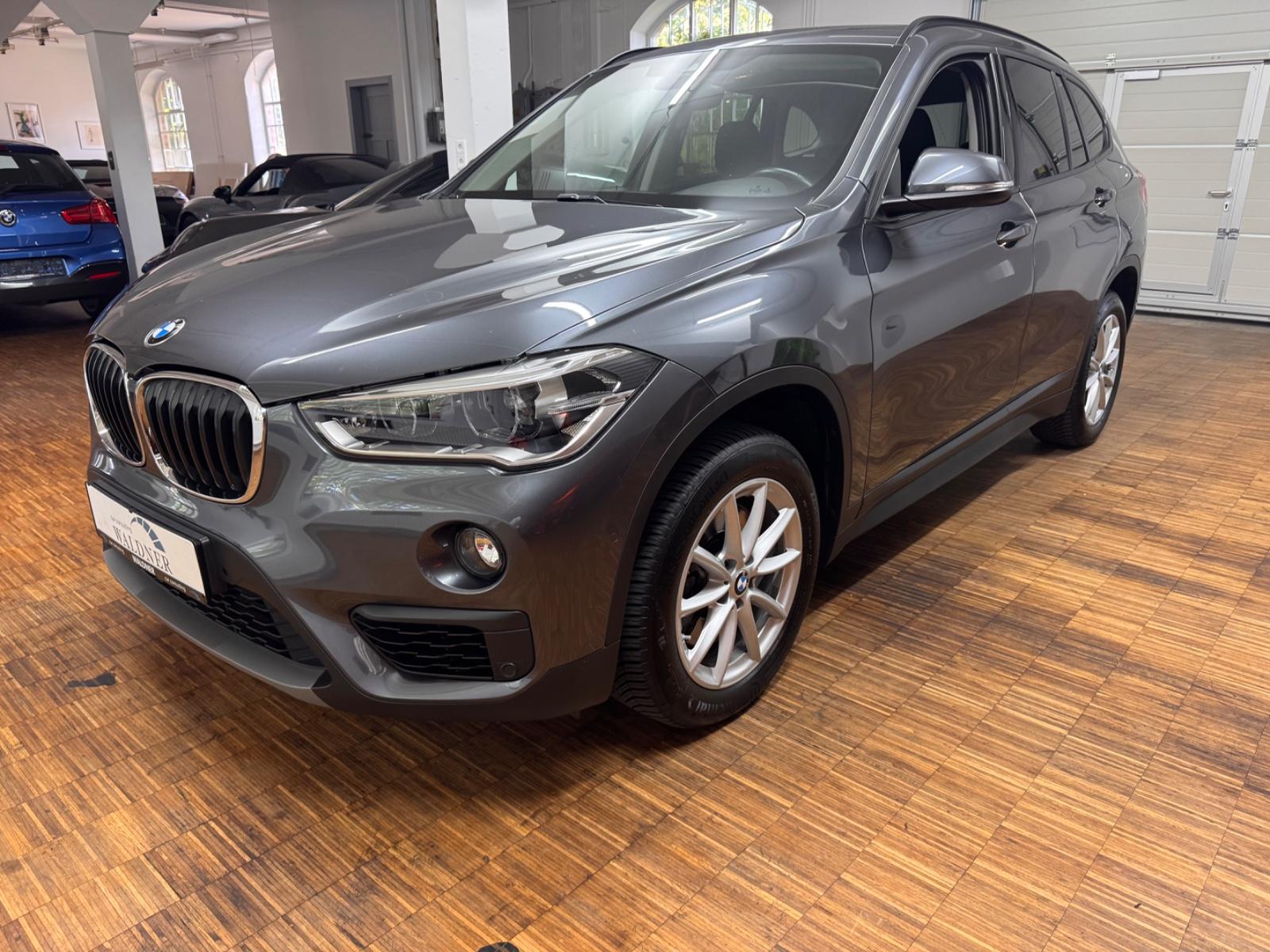BMW X1 X1 sDrive20i LED*AHK*NAV*Automatik/Kamera/ALU