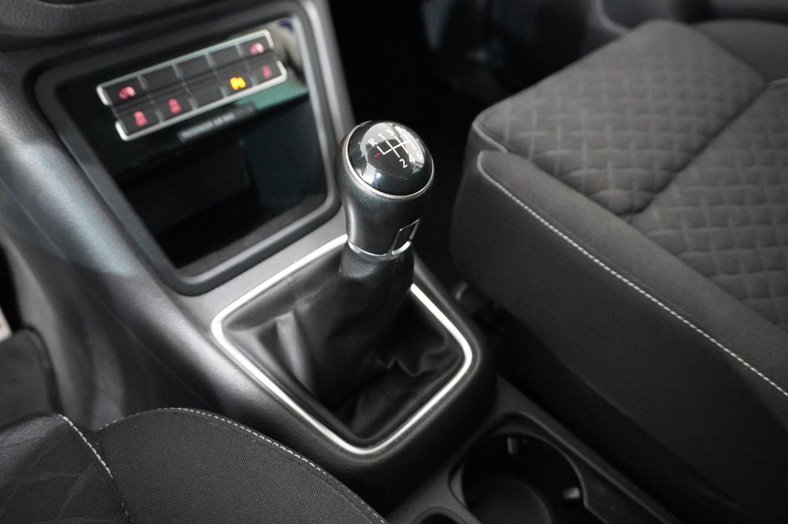 Fahrzeugabbildung Volkswagen Sharan 1.4 TSI JOIN NAVI/SHZ/SPORT/PDC/NEBEL/AHK