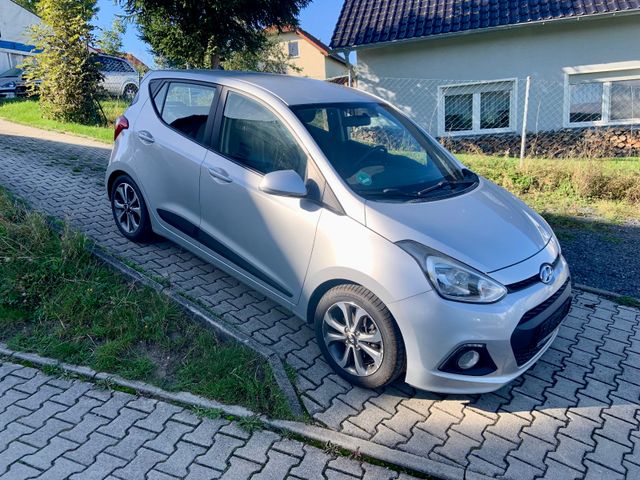 Hyundai i10 FIFA World Cup Edition/Festpreis / TÜV 12/25