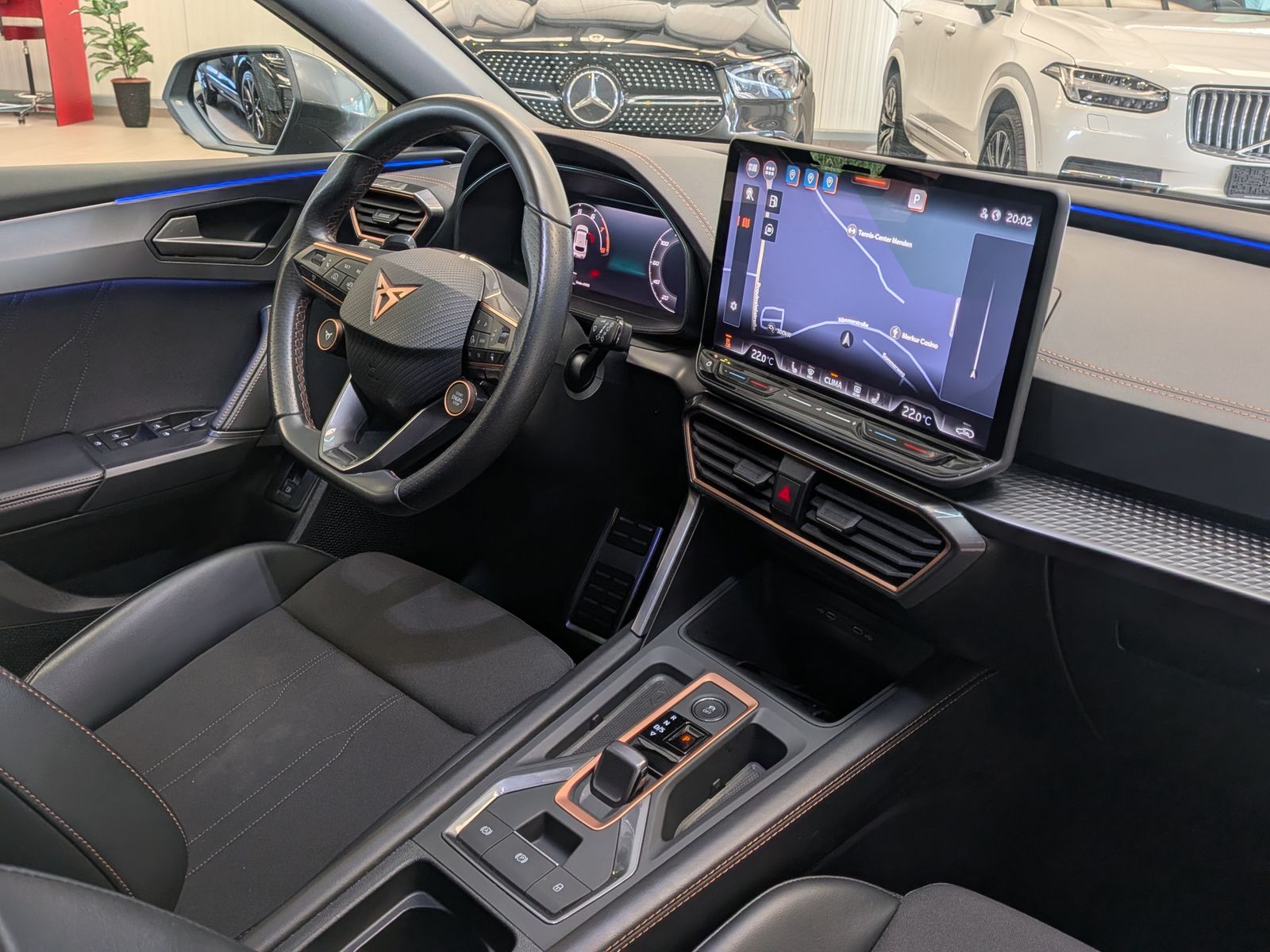 Fahrzeugabbildung CUPRA Leon 1.5 e-Hybrid MATRIX*ACC*EDGE*CARPLA*SoH100%