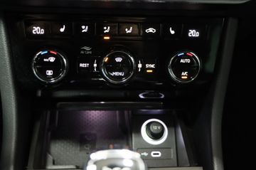 Skoda Superb Combi Style DCC Navi AHK Kamera 360 Grad