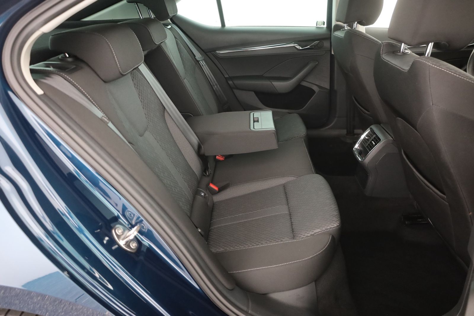 Skoda Octavia 1.5 TSI Style LED Standheizung AHK DAB foto 25