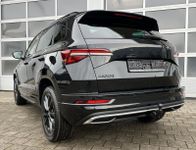SKODA Karoq 1.5 TSI DSG Sportline PANO KAM AHK 4JGAR bei Autohaus Landmann & Maier OHG