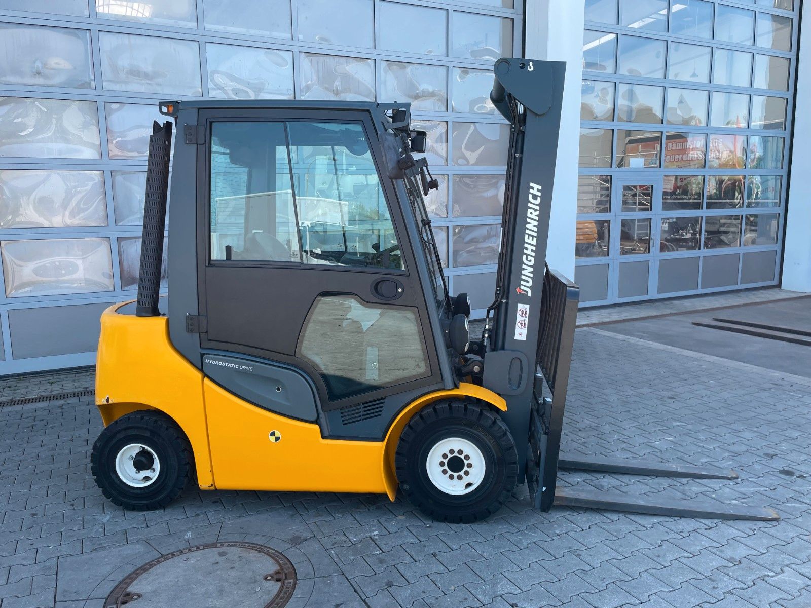 Fahrzeugabbildung Jungheinrich DFG 425s / Duplex: 3,5m / nur 356h /  SS