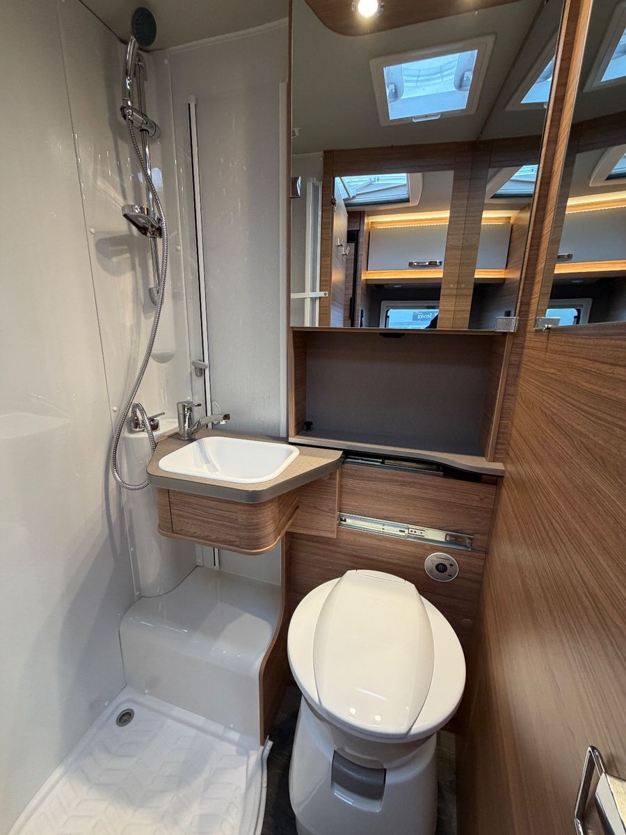 Fahrzeugabbildung Weinsberg CaraCompact 640 MEG MJ26 Mercedes Sprinter