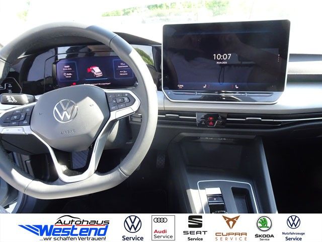 Fahrzeugabbildung Volkswagen Golf Var. Life 2.0l TDI 110kW DSG Navi LED