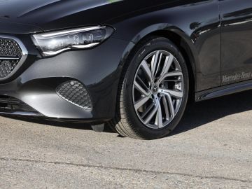 Mercedes E 220 - 12