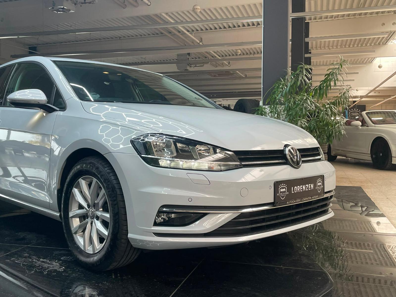Volkswagen Golf VII Lim. Sound DSG / Carplay / Xenon
