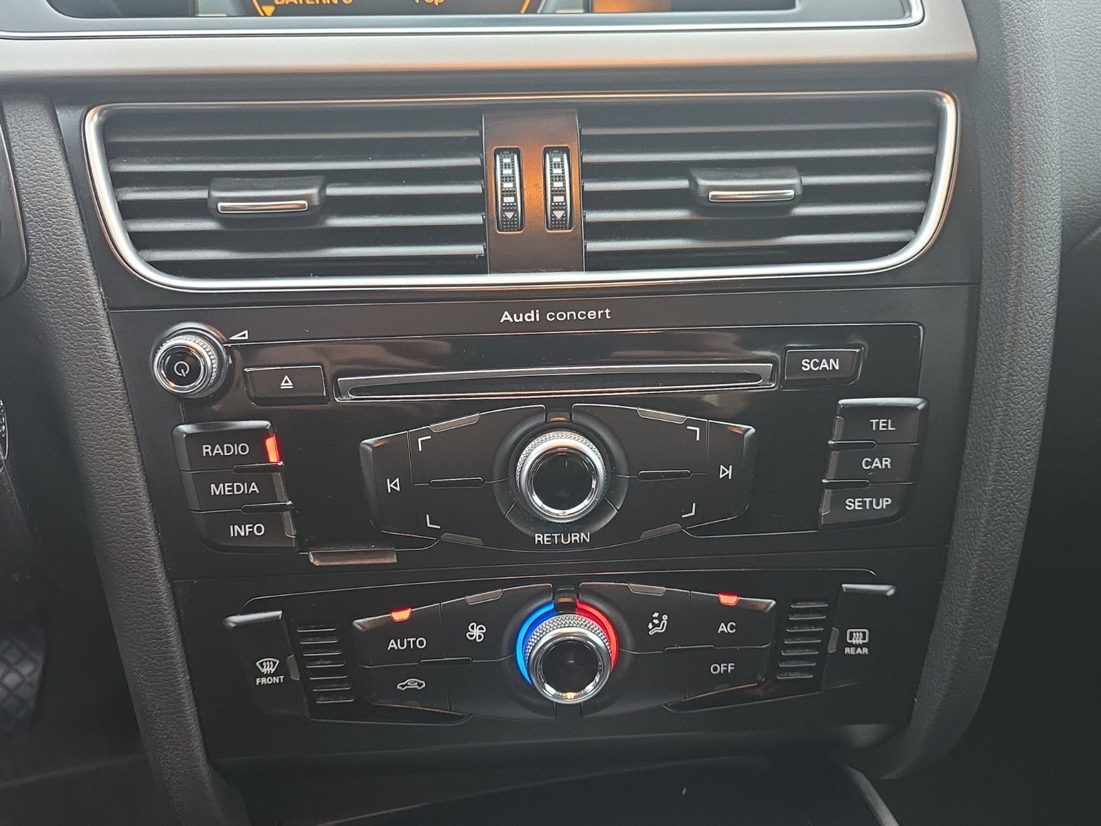 Fahrzeugabbildung Audi A5 Sportback 2.0 TDI S-LINE PDC+AHK+KLIMA