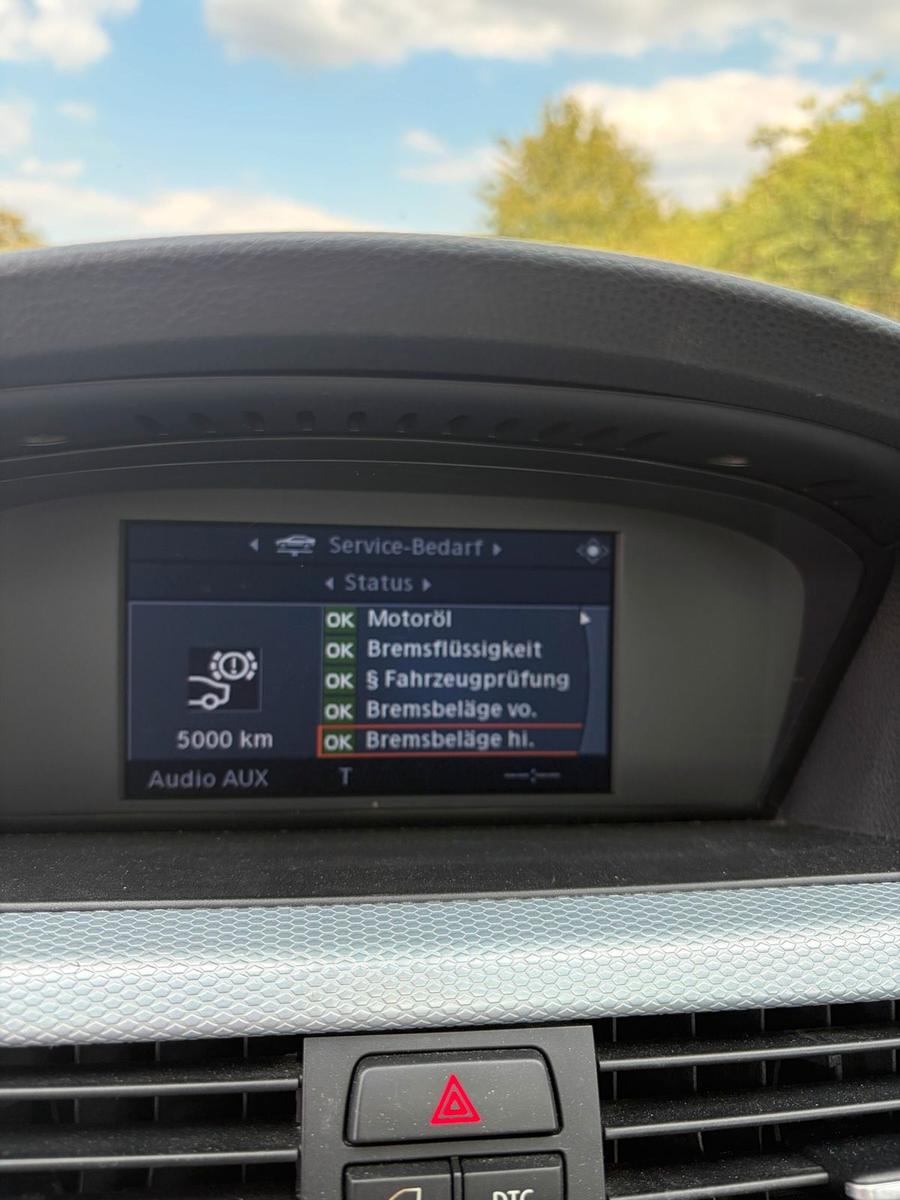 BMW 318 2008 — photo 15