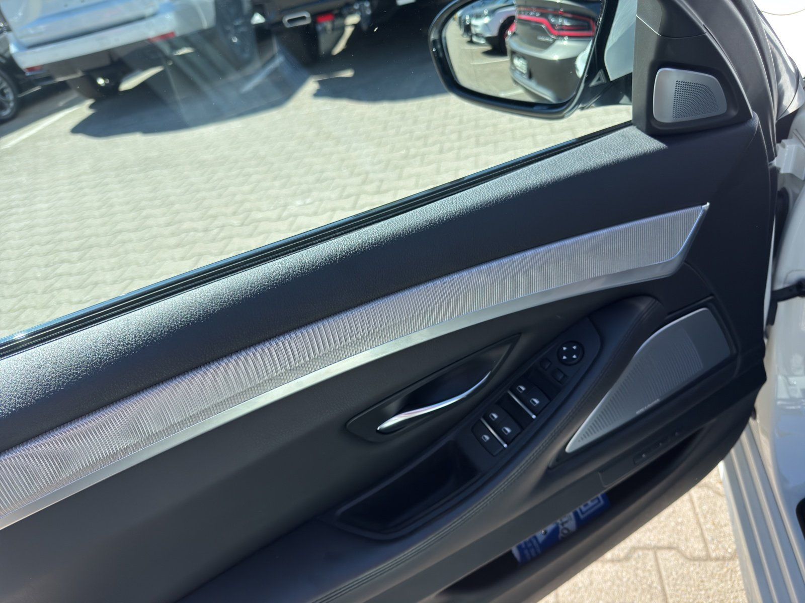 Fahrzeugabbildung BMW M5 4.4 V8 1. HAND/KW-Fahrwerk/Eventuri-Ansaugung