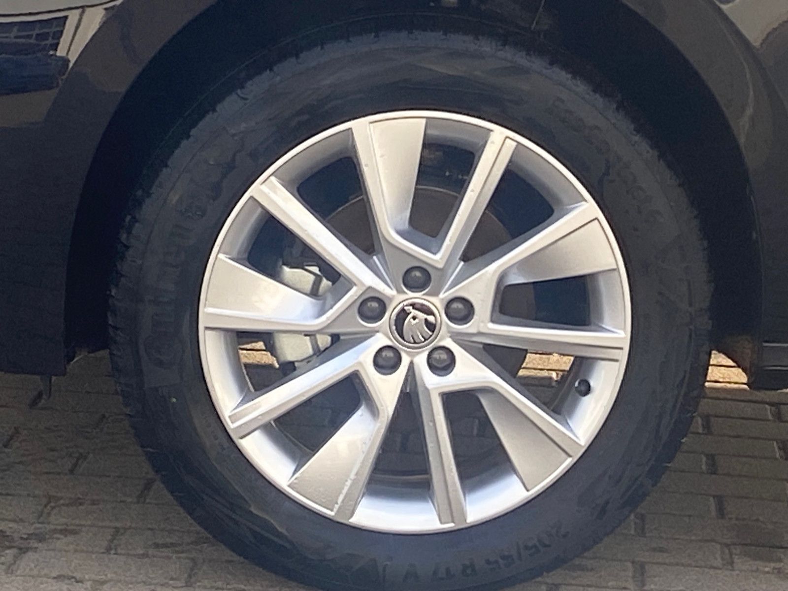 Fahrzeugabbildung SKODA Kamiq 1.5l TSI ACT TOUR *LED*NAV*ACC*KAMERA*PDC*