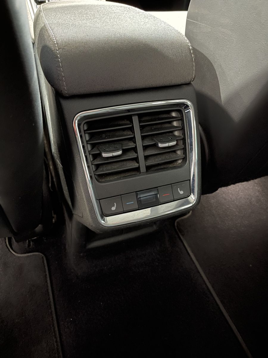 Fahrzeugabbildung SKODA Enyaq 60 Loft*LED-Matrix*Cam*WP*Navi*21Zoll*