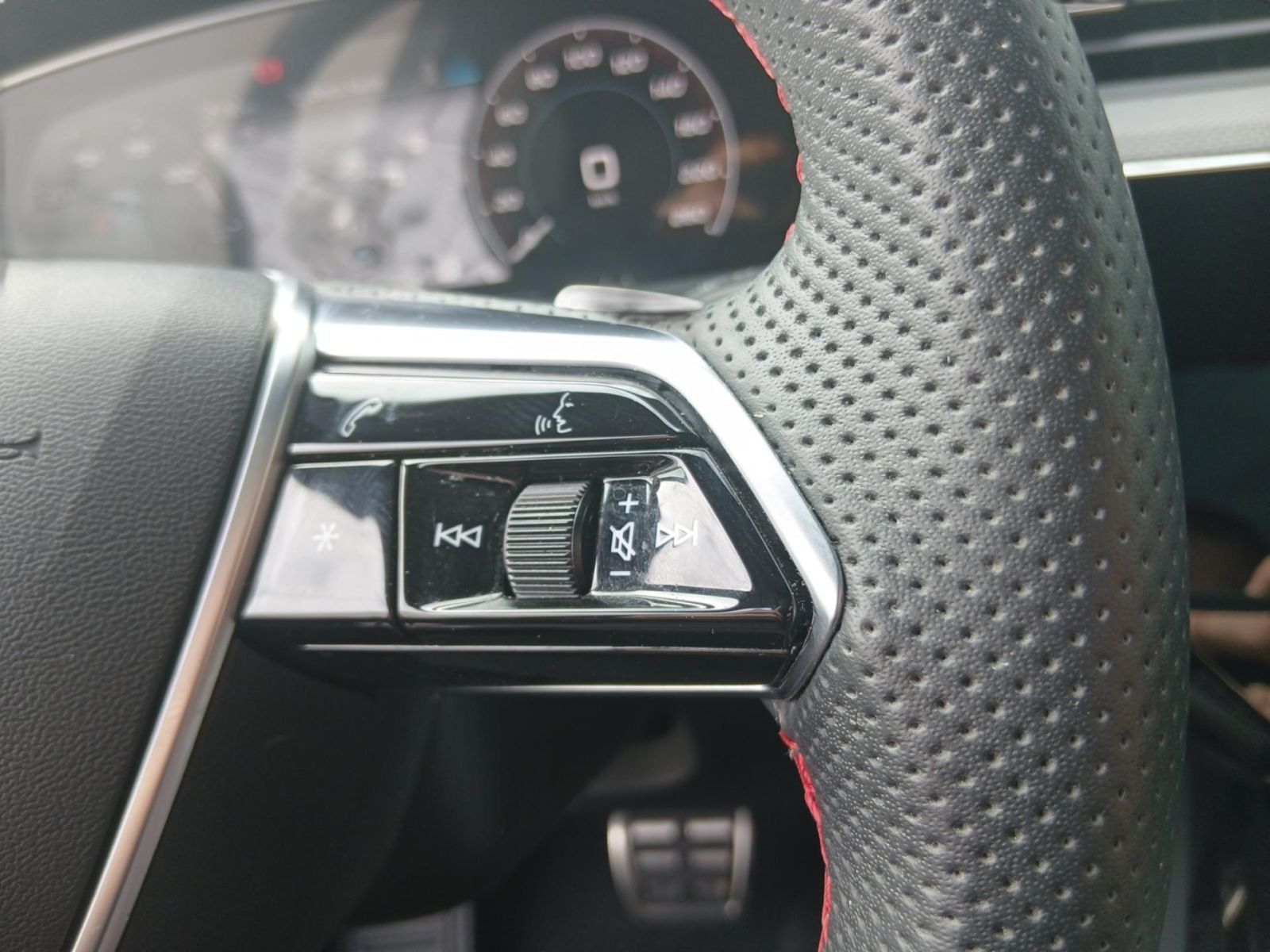 Audi Q8 e-tron - Bild 15
