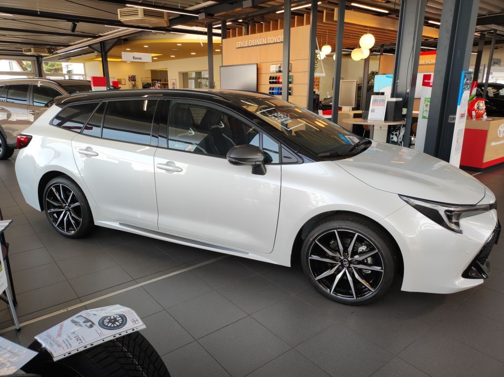 Toyota Corolla 2.0 Hybrid Touring Sports GR Sport*