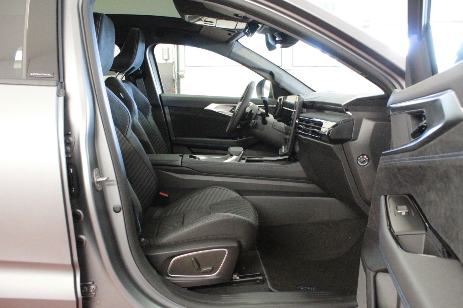 Fahrzeugabbildung Renault Espace E-Tech Full Hybrid 200 Esprit Alpine 5 S.