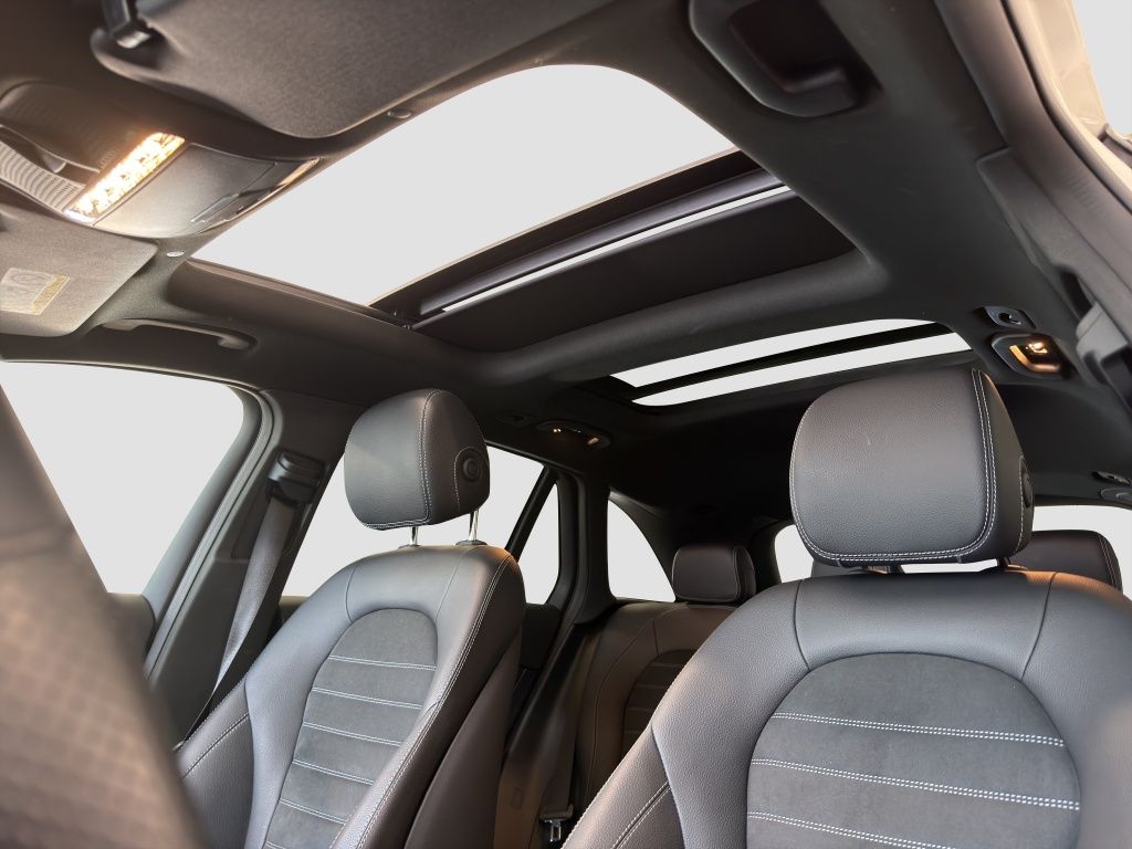 Fahrzeugabbildung Mercedes-Benz GLC 300 e 4MATIC AMG innen*OFF-ROAD aussen*LED
