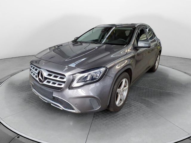 Mercedes-Benz GLA 180 URBAN *R-CAM*LED*NAVI*SZHZ*NAVI*T-LEDER*