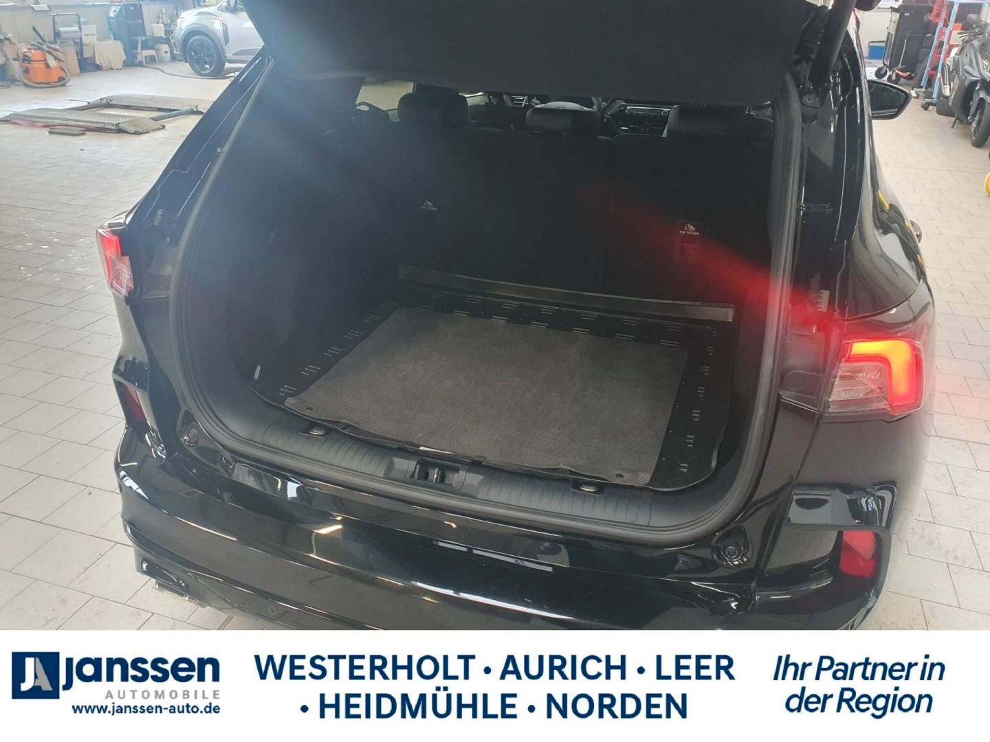 Fahrzeugabbildung Ford Kuga 1.5 EcoBlue Aut. ST Line