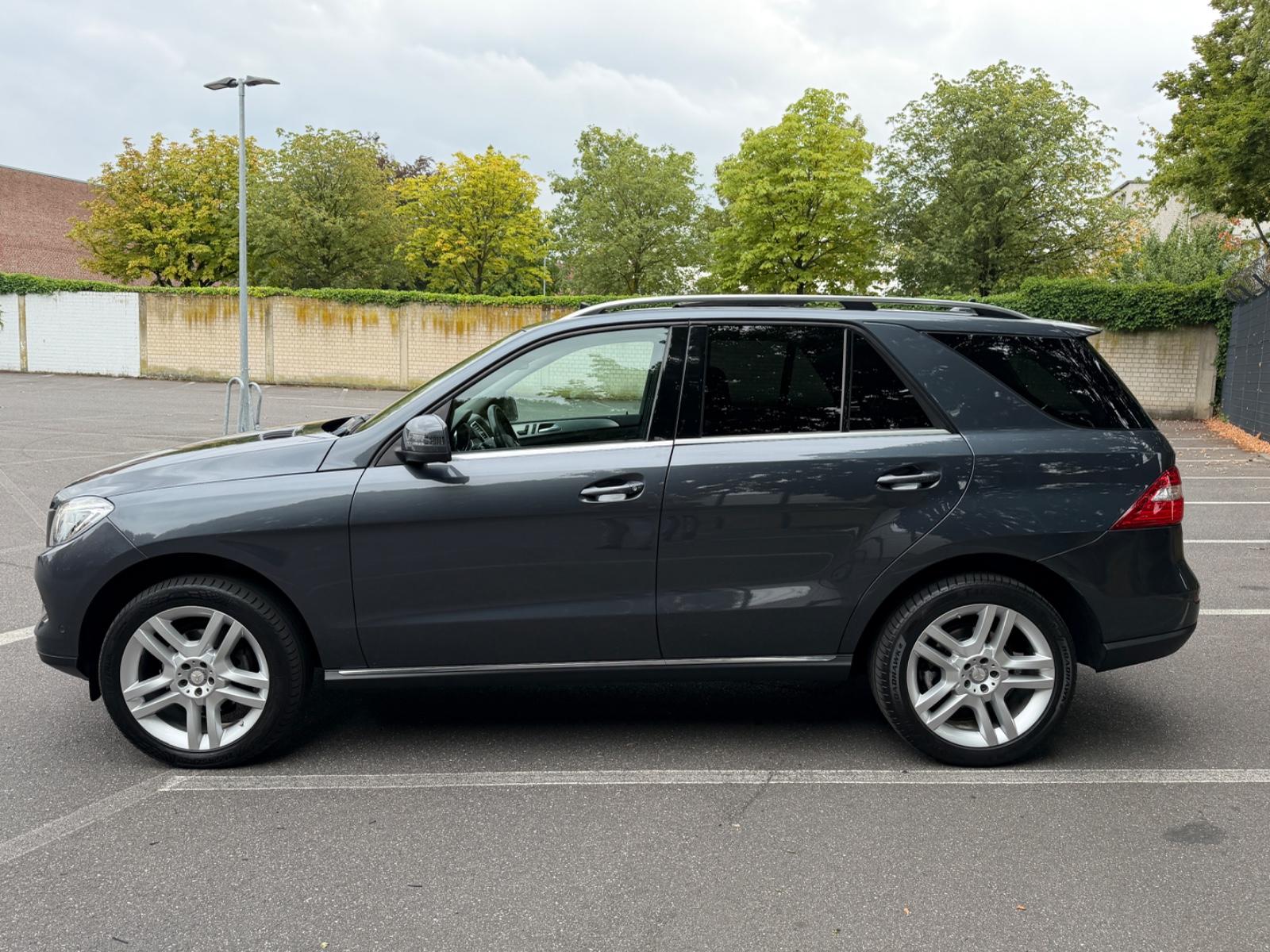 Mercedes-Benz ML 350 CDI BlueTec 4Matic*Panorama*20Zoll*Top*