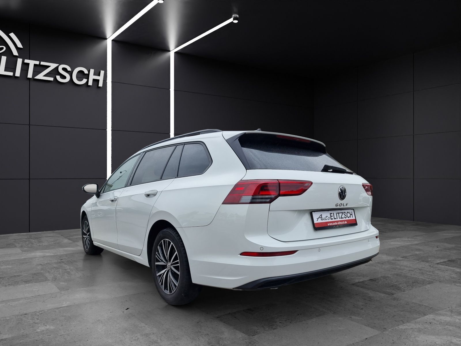 Fahrzeugabbildung Volkswagen Golf VIII Variant Business TDI DSG LED ACC SHZ P