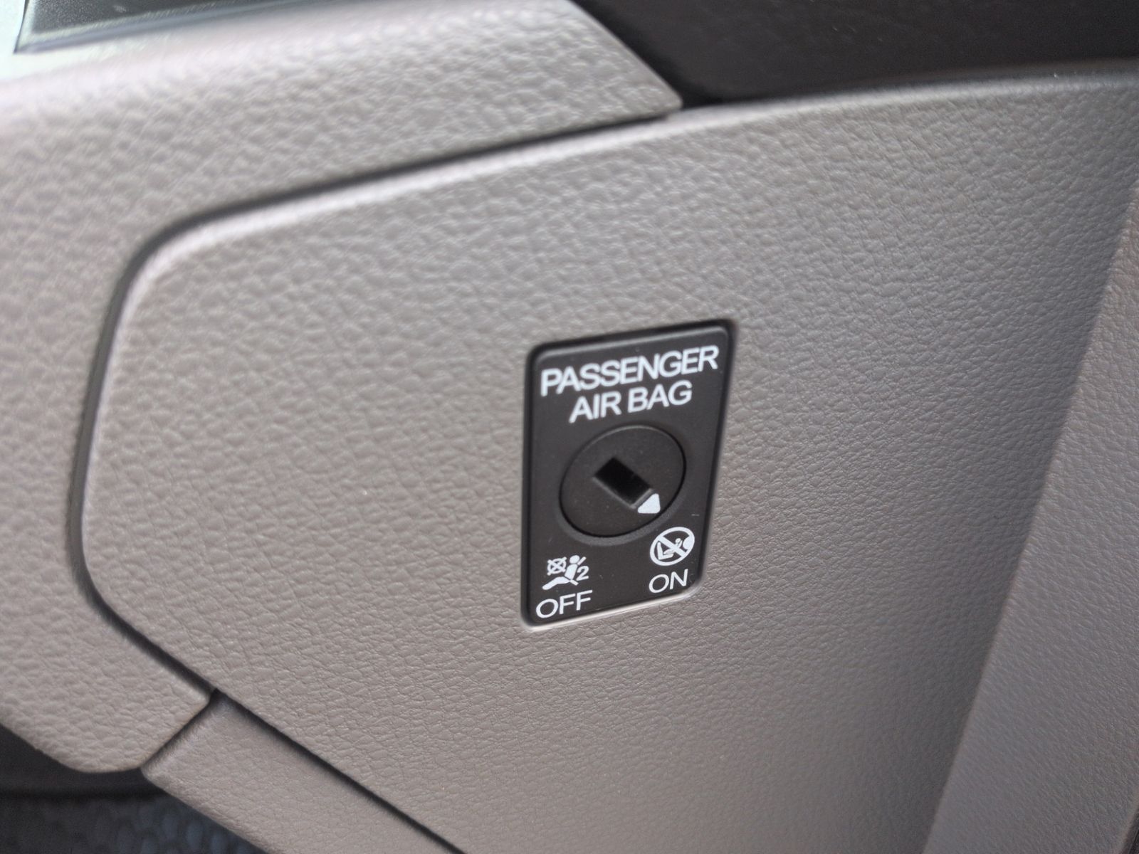 T 6.1 Caravelle 2.0 TDI LR DSG 8SITZE+SHZ+PDC