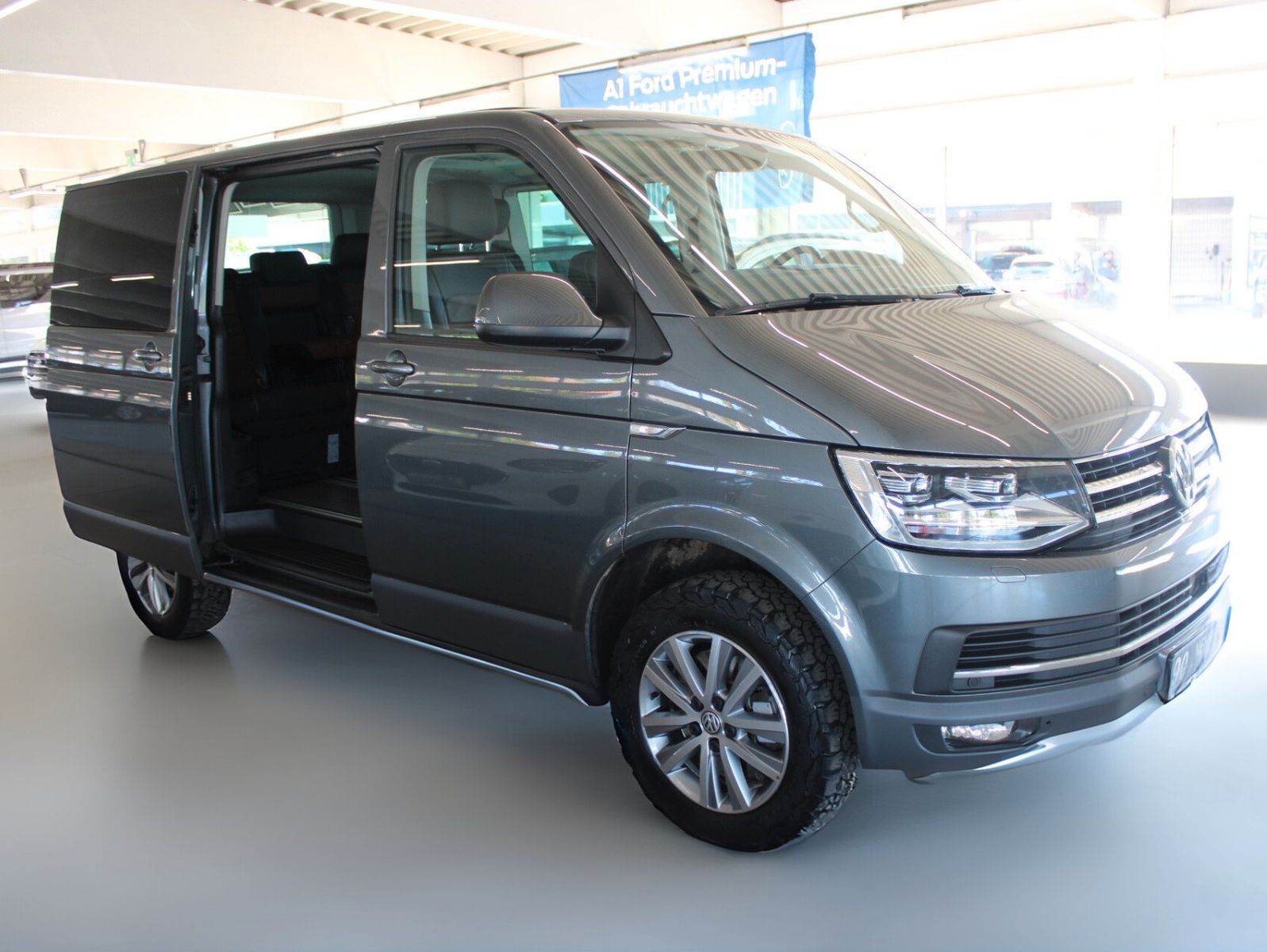 Fahrzeugabbildung Volkswagen T6 Multivan DSG Panamericana 4Motion AHK STDHZ