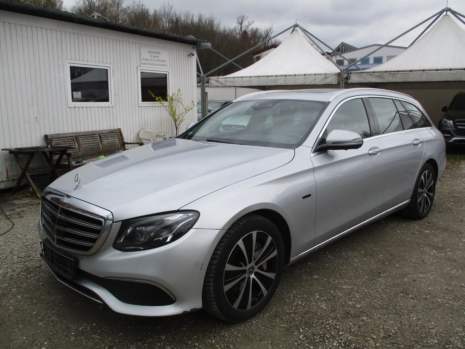 Mercedes-Benz E 300de Exclusive Nappaleder 360° LED Standheiz.