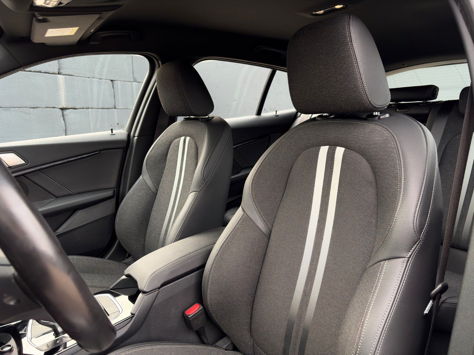 Fahrzeugabbildung BMW 120i Aut. Sport Line Shad HIFI CarPlay AHK SHZ