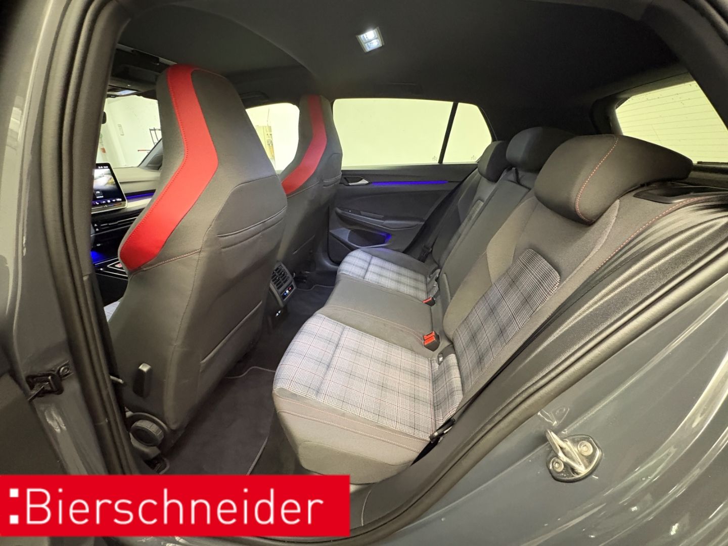 Volkswagen Golf GTI 8 2.0 TSI DSG FACELIFT! ALU 19 ACC Matr foto 10