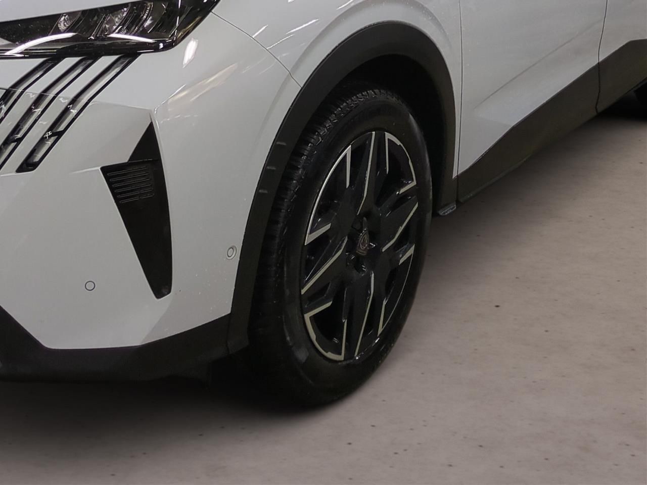 Fahrzeugabbildung Peugeot 5008 Allure MHEV 145 e-DSC+Navi+Sitzhzg.+Keyless