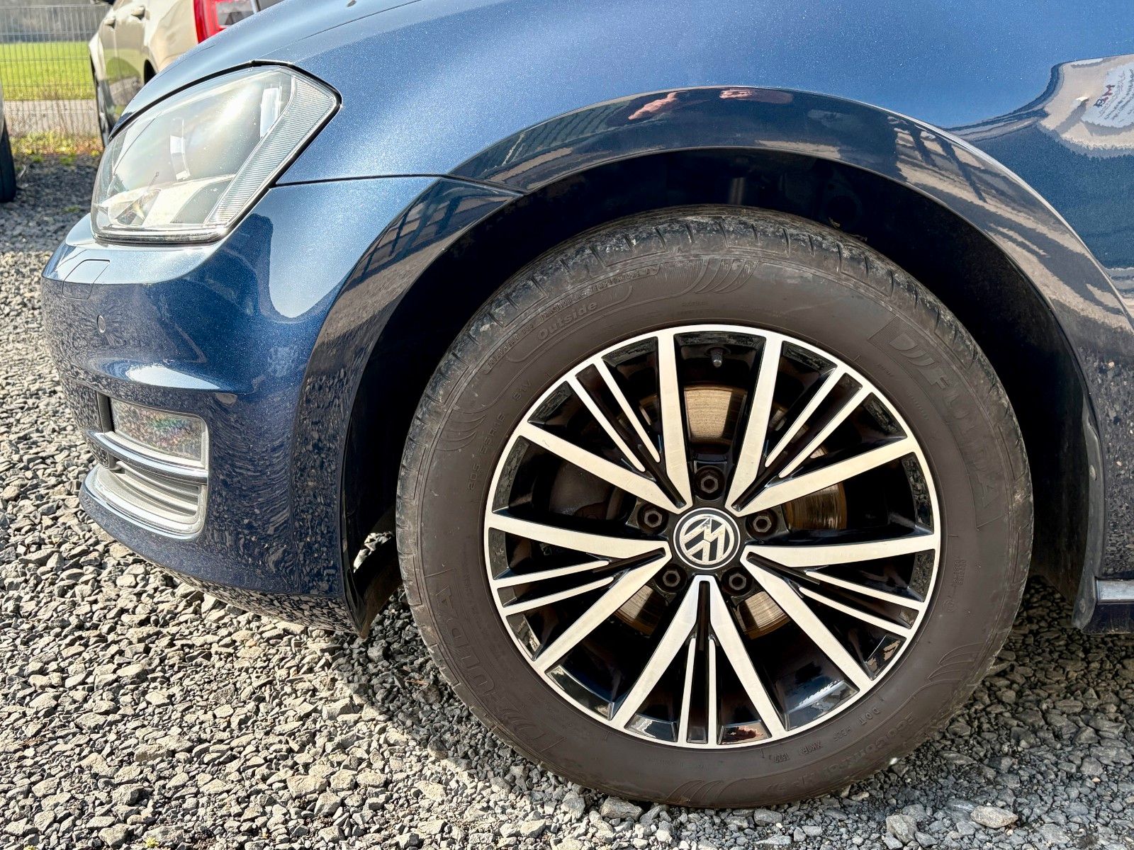 Fahrzeugabbildung Volkswagen Golf VII 1.6 TDI Allstar Navi AHK 2.HD SCHECKHFT