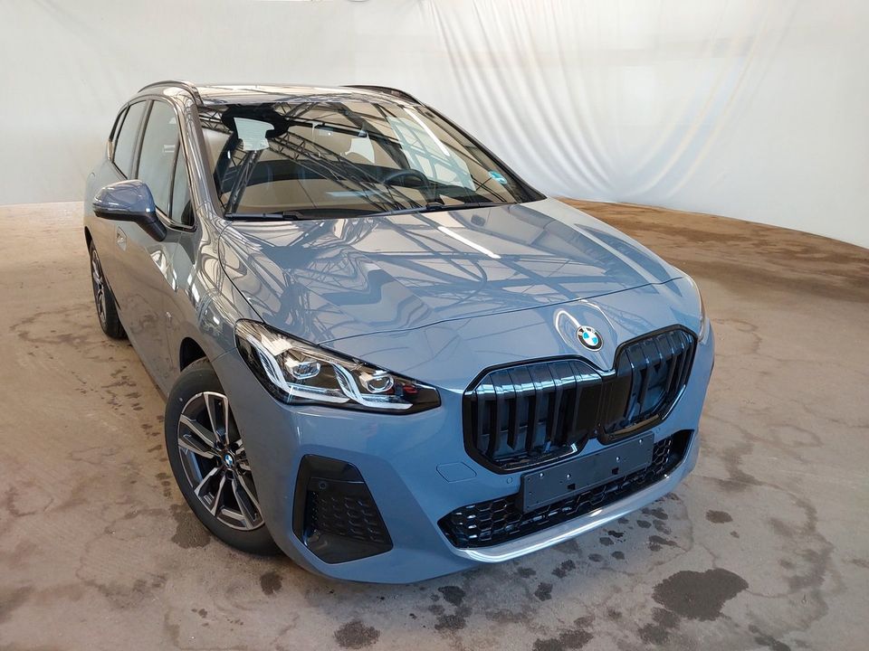 BMW 223 Active Tourer - Bild 2