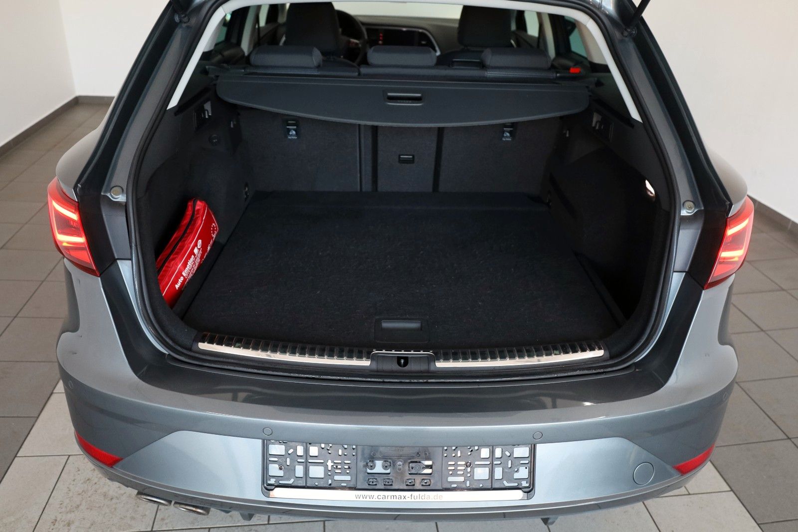 Fahrzeugabbildung SEAT Leon ST Xcellence T.Leder,Navi,LED,Apple CarPlay