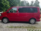 Volkswagen T5 Multivan Match - rote Volkswagen T5 Multivan