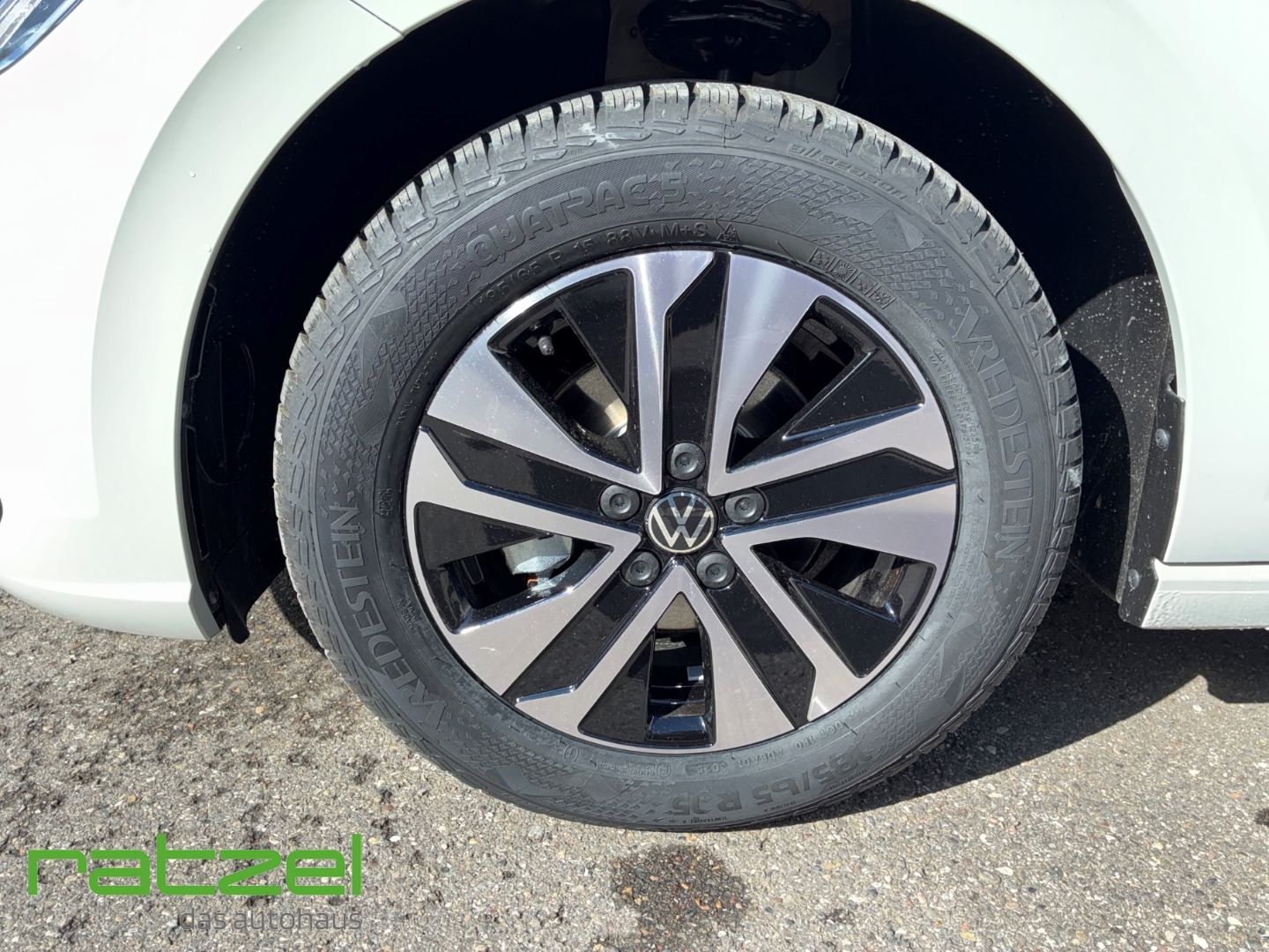 Fahrzeugabbildung Volkswagen Polo ENERGY 1.0 TSI NAVI+Kamera+Allwetter+LED