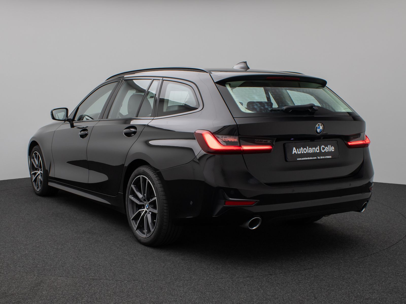 Fahrzeugabbildung BMW 320d xD Sport Line Kamera DAB HiFi Alarm AHK LED